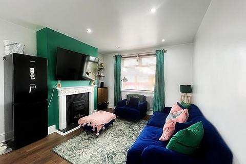 2 bedroom apartment for sale, Eastbourne Gardens, Walkerdene