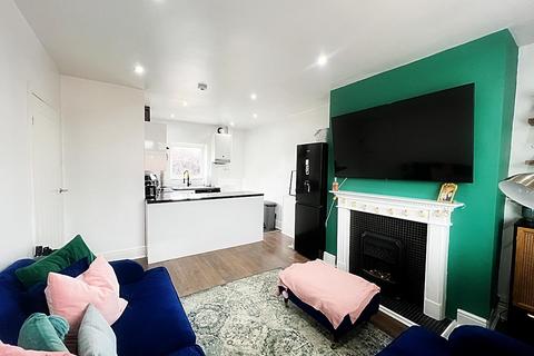 2 bedroom apartment for sale, Eastbourne Gardens, Walkerdene