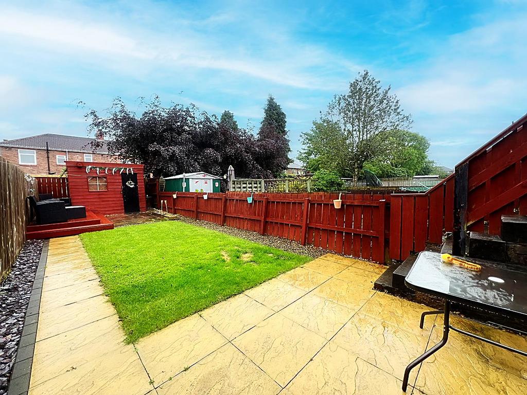 Eastbourne Gardens, Walkerdene 2 bed apartment for sale £85,000
