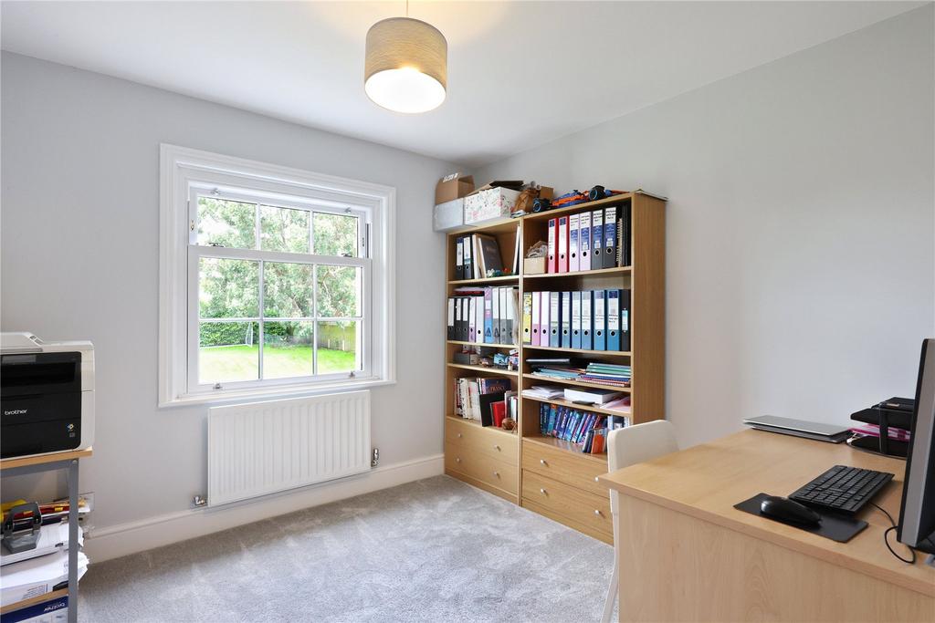 Bedroom/Office