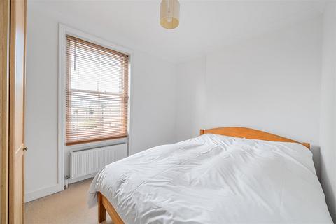 2 bedroom flat for sale, Chevening Road, London, NW6