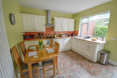 18 Briarfield Crescent, Sheffield, S12 3LB