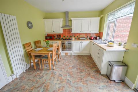 18 Briarfield Crescent, Sheffield, S12 3LB