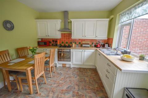 18 Briarfield Crescent, Sheffield, S12 3LB