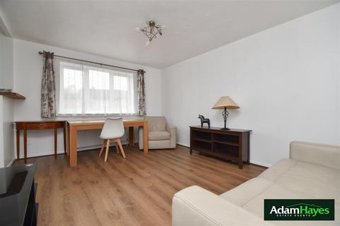 2 bedroom apartment to rent, Laburnum Close, Friern Barnet N11