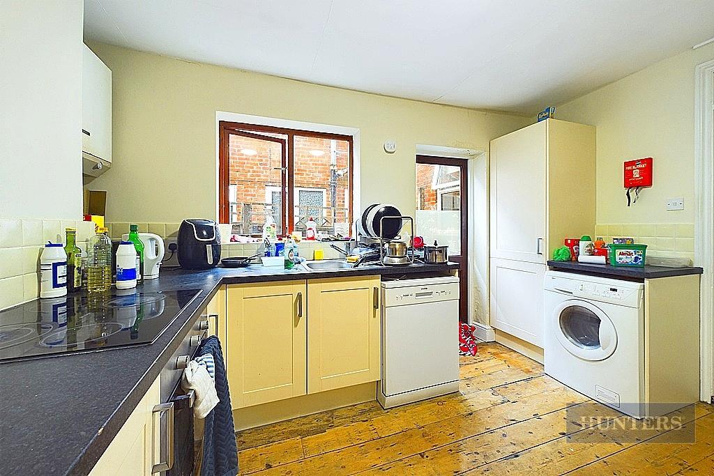 CAM01635 G0-PR0195-STILL009.jpg