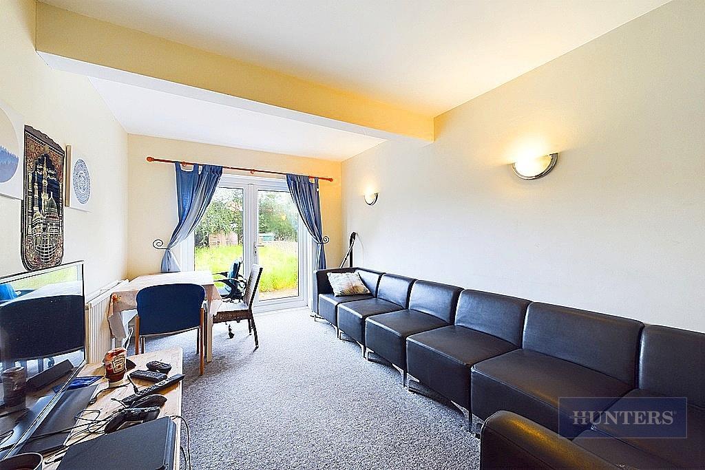 CAM01635 G0-PR0195-STILL010.jpg