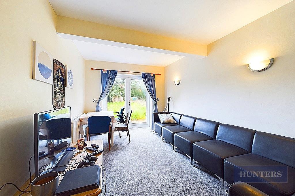 CAM01635 G0-PR0195-STILL012.jpg