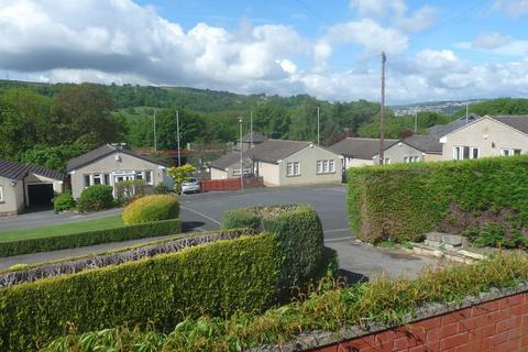 2 bedroom detached bungalow to rent, Heaton Avenue, Sandbeds, Keighley