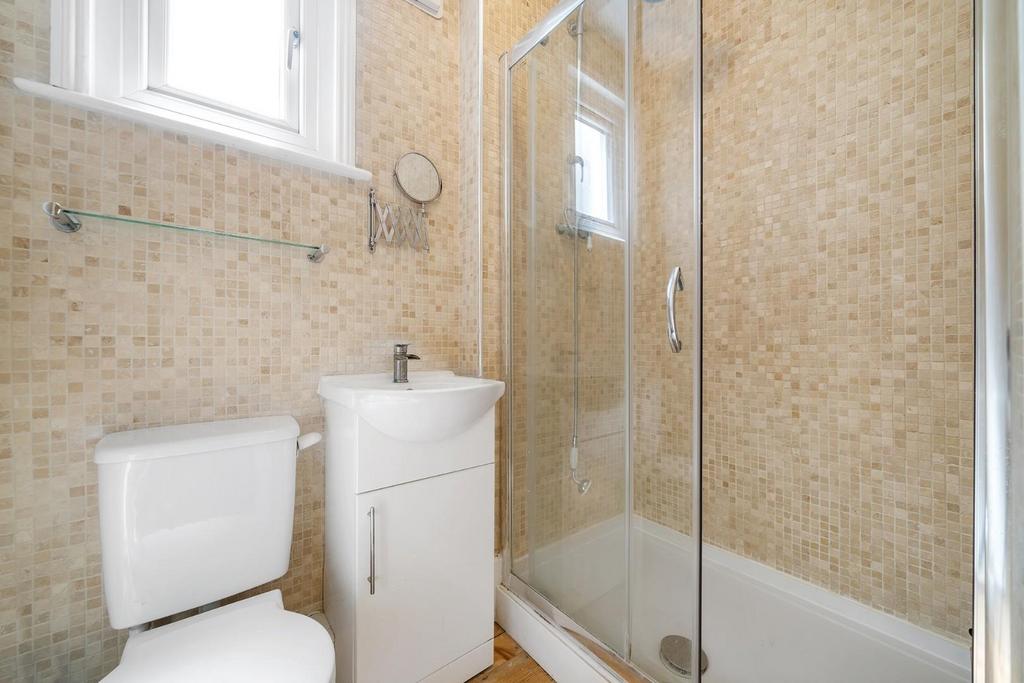 Bathroom (1).jpg
