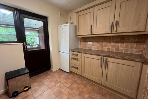 2 bedroom house to rent, Eastbourne Close, Coundon, Coventry, CV6 1GR