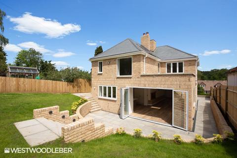 4 bedroom detached house for sale, High Road, Waterford Hertford SG14