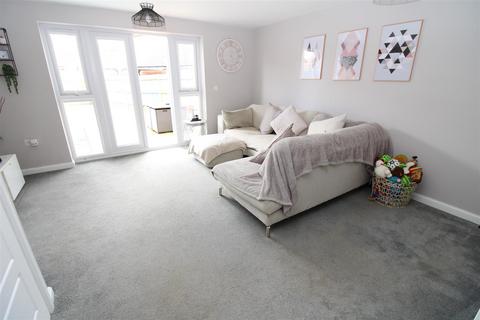 4 Challen Vale, Littlehampton, BN17 7BZ