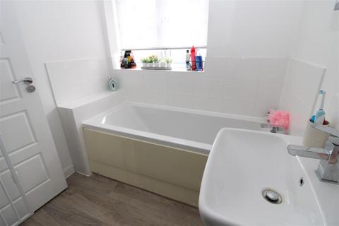 4 Challen Vale, Littlehampton, BN17 7BZ