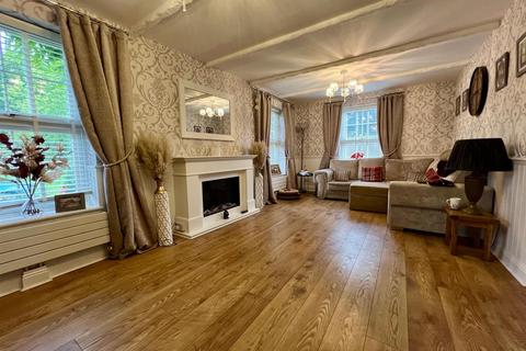 4 bedroom end of terrace house for sale, Scarborough Road, Southminster