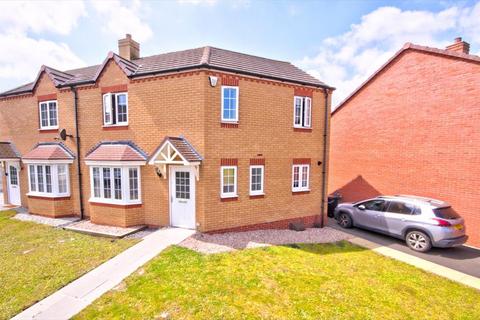 3 bedroom semi-detached house for sale, Cornflower Drive, Evesham