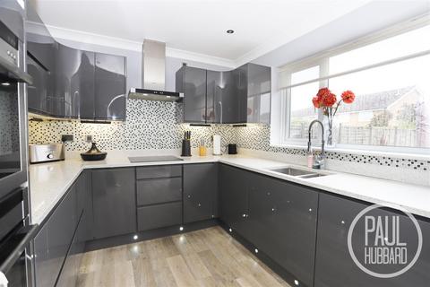 45 Elmdale Drive, Carlton Colville, Lowestoft, NR33 8NB