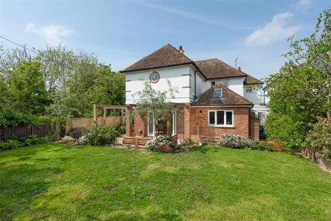 59 Castle Road, Whitstable, CT5 2ED