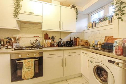 1 bedroom apartment to rent, Skegness House, N7