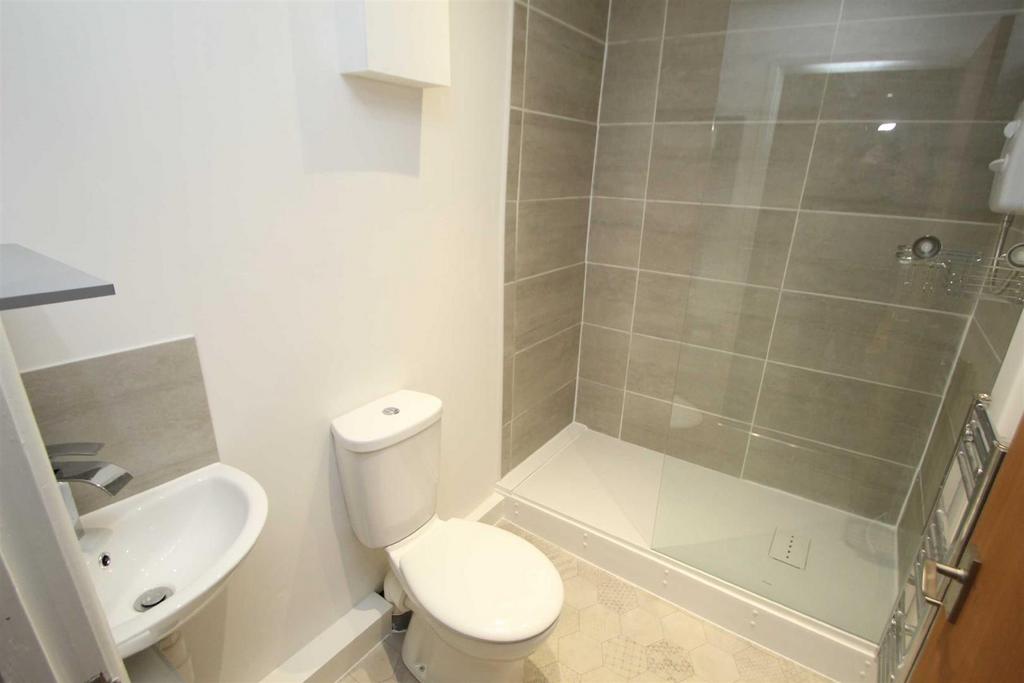 Bedroom Two En Suite