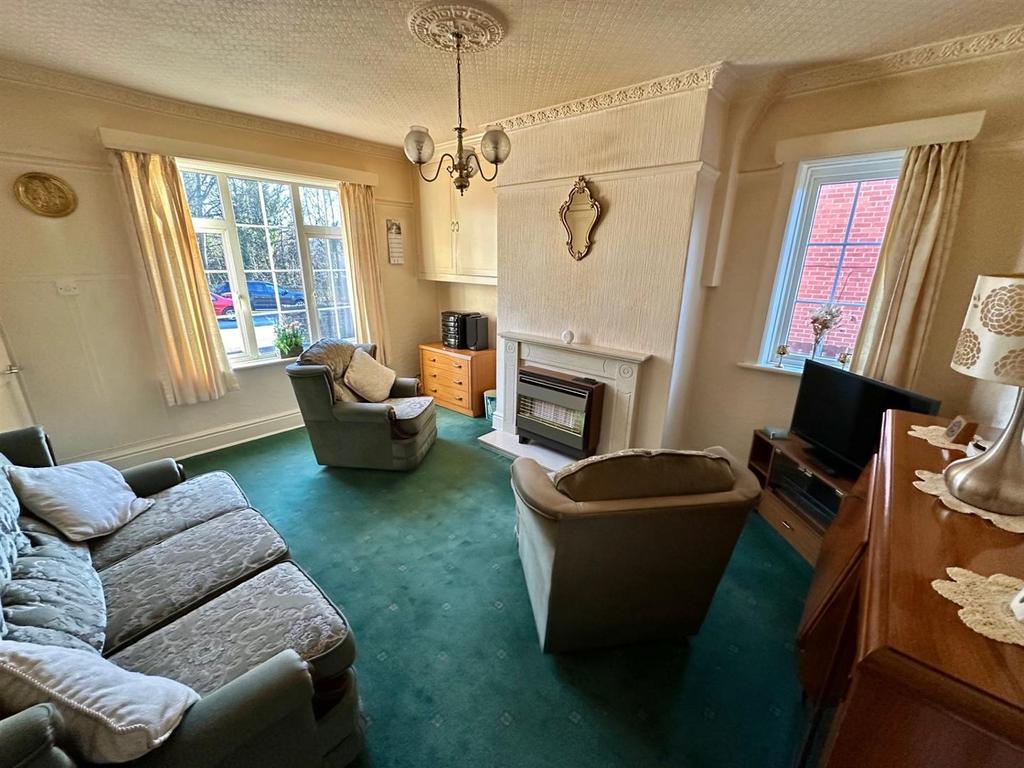 Leeds Road, Liversedge 3 bed house for sale £195,000