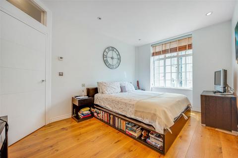 3 bedroom flat for sale, North Court, Great Peter Street, We6stminster, London, SW1P