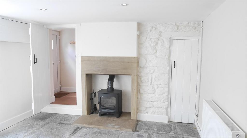 Lane, South Petherton 2 bed house to rent £900 pcm (£208 pw)