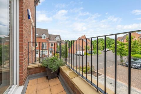 3 bedroom end of terrace house for sale, Middlewood Close, Solihull