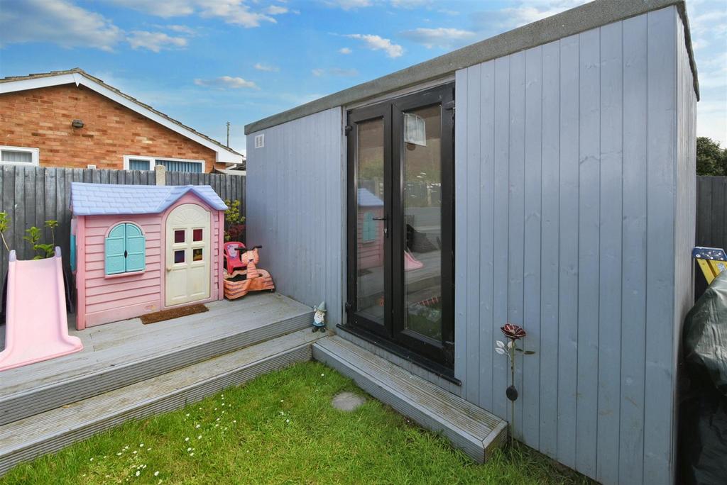 Summerhouse / Office