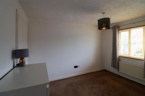 3 bedroom end of terrace house to rent, Briars End, Witchford CB6