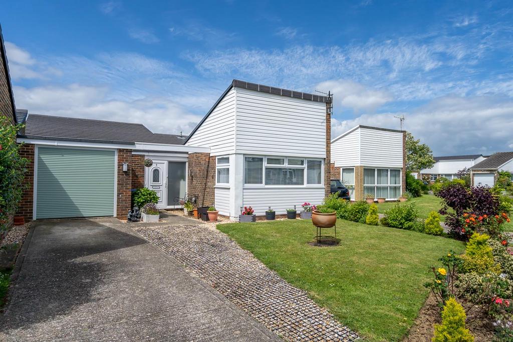 Conway Drive, Pagham, Bognor Regis 2 bed bungalow for sale £375,000