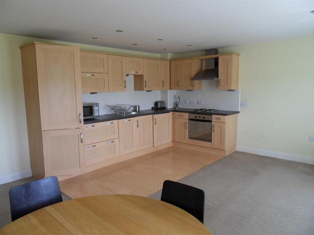 Pudsey 2 bed apartment £795 pcm (£183 pw)