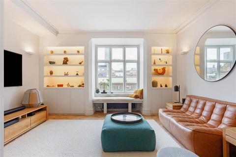 2 bedroom apartment for sale, Hallam Street, Marylebone W1W