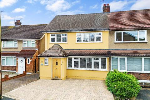 3 bedroom semi-detached house for sale, Surrey Drive, Hornchurch