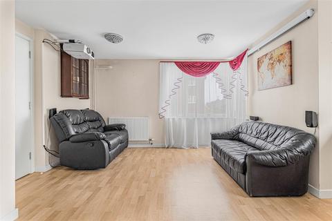 undefined, Skeaping Close, Newmarket CB8