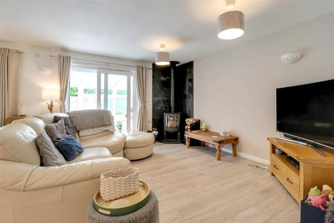 4 Gifford Close, Hartland, Bideford, EX39 6HY