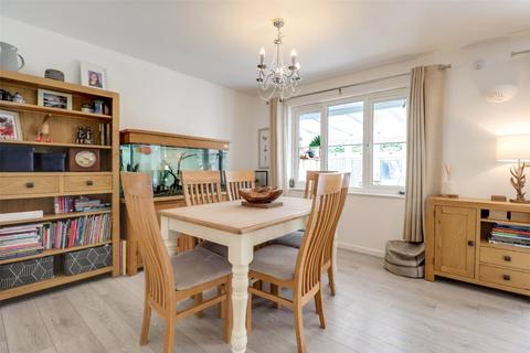 4 Gifford Close, Hartland, Bideford, EX39 6HY