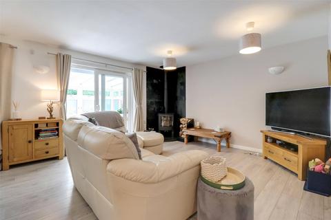 4 Gifford Close, Hartland, Bideford, EX39 6HY