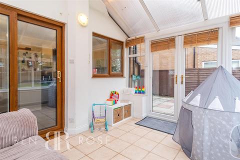 33 Fernleigh, Leyland, PR26 7AW