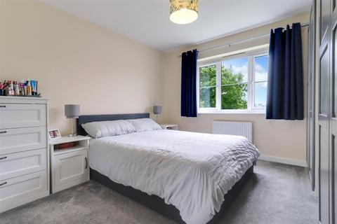 25 Cider Way, South Molton, EX36 4FA