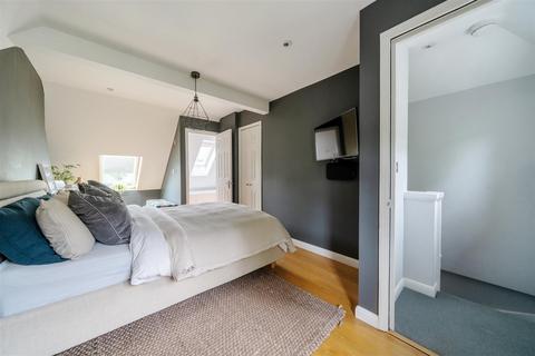 43 Lion Lane, Haslemere, GU27 1JF