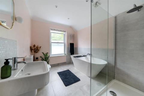 43 Lion Lane, Haslemere, GU27 1JF