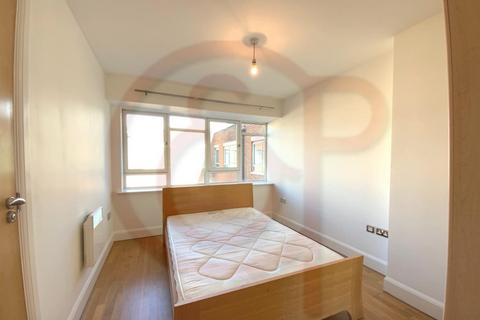 2 bedroom flat to rent, Heathcroft, Ealing, W5