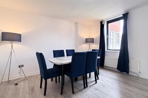 2 bedroom apartment for sale, Windsor Way, London, W14
