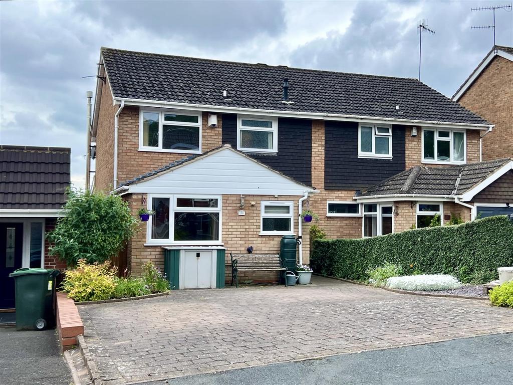 Clivedon Way, Halesowen 3 bed semidetached house for sale £295,000