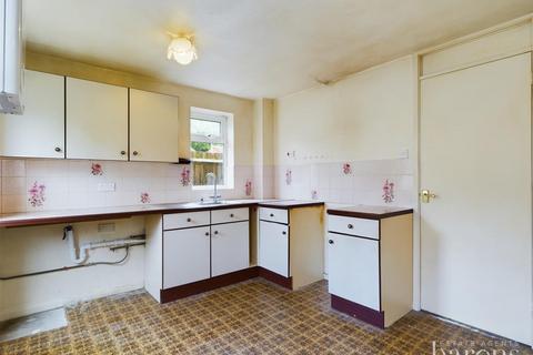 64 Ellington Drive, Basingstoke, RG22 4EZ