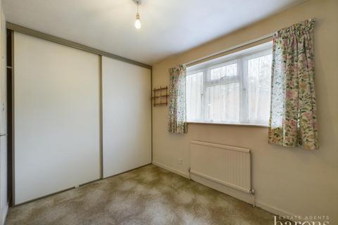 64 Ellington Drive, Basingstoke, RG22 4EZ