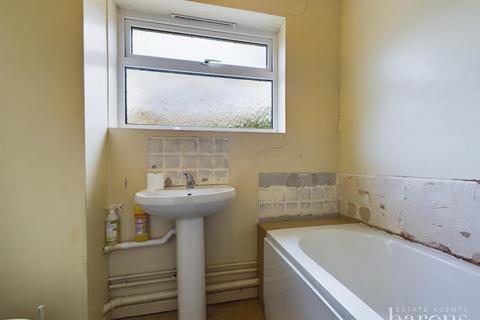 64 Ellington Drive, Basingstoke, RG22 4EZ