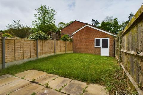 64 Ellington Drive, Basingstoke, RG22 4EZ