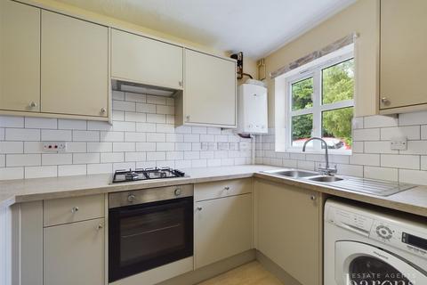 2 bedroom terraced house for sale, Oak Close, Basingstoke RG21